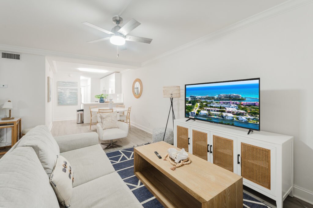 Cozy living room in insurance stays in Coventry